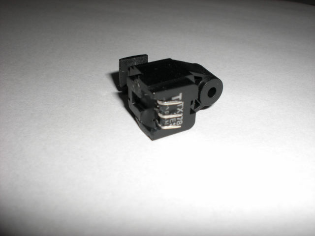 こんな感じでコネクタ端子を加工して