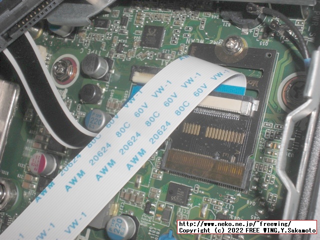 Broadcom BCM943602CSを M75q Tinyに装着した様子