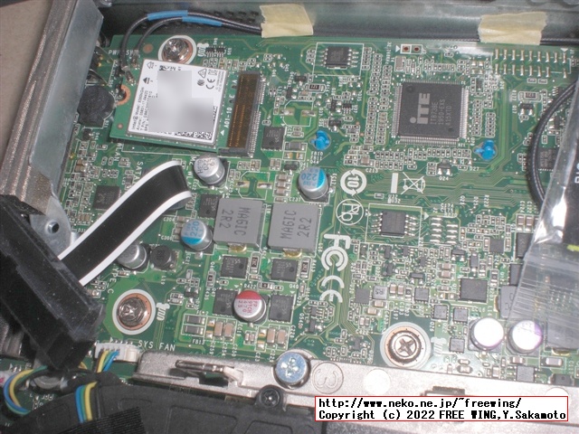 Broadcom BCM943602CSを M75q Tinyに装着した様子
