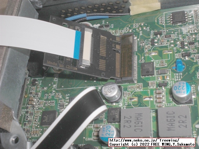 Broadcom BCM943602CSを M75q Tinyに装着した様子