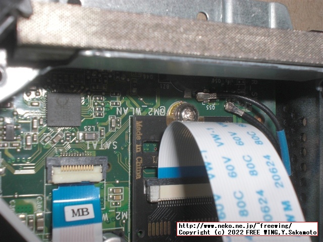 Broadcom BCM943602CSを M75q Tinyに装着した様子