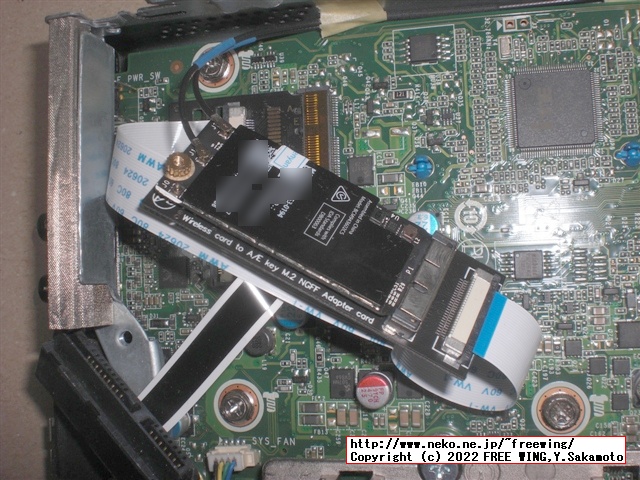 Broadcom BCM943602CSを M75q Tinyに装着した様子