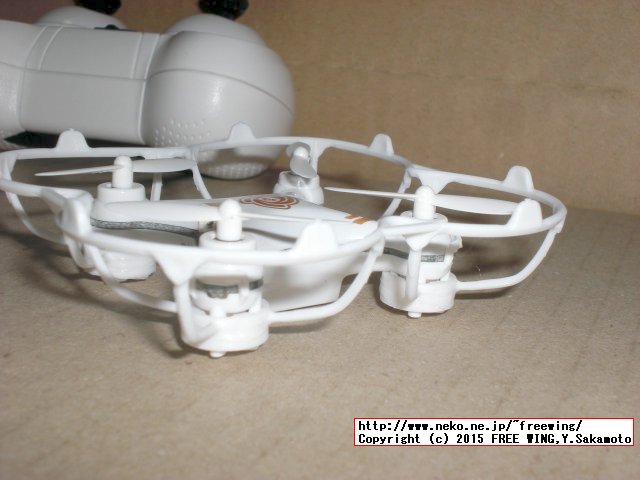 ヘッドレスモードが有る小型のクアッドコプター CX-10A
