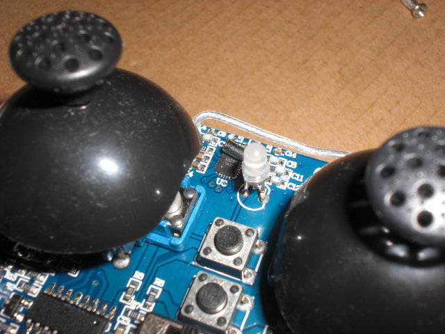 ヘッドレスモードが有る小型のクアッドコプター CX-10A