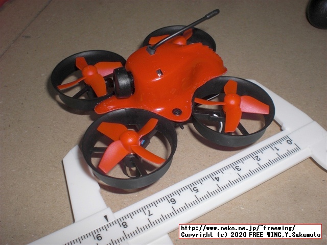 Eachine E013 マイクロ FPV レーシング クワッドコプター ゴーグル付きの写真レビュー