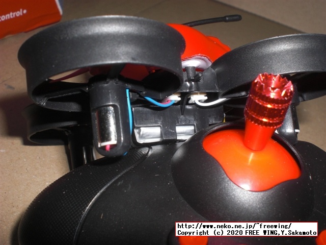 Eachine E013 マイクロ FPV レーシング クワッドコプター ゴーグル付きの写真レビュー