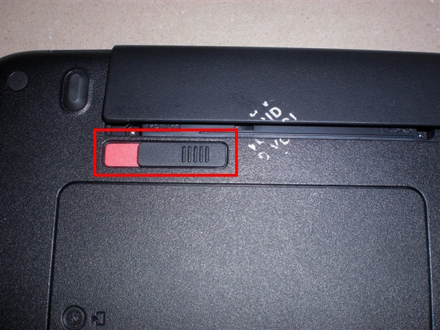 hp Pro Book 450 G3 T9R66PTのメインメモリに 8GBを増設して 12GBにアップグレードする手順の写真解説