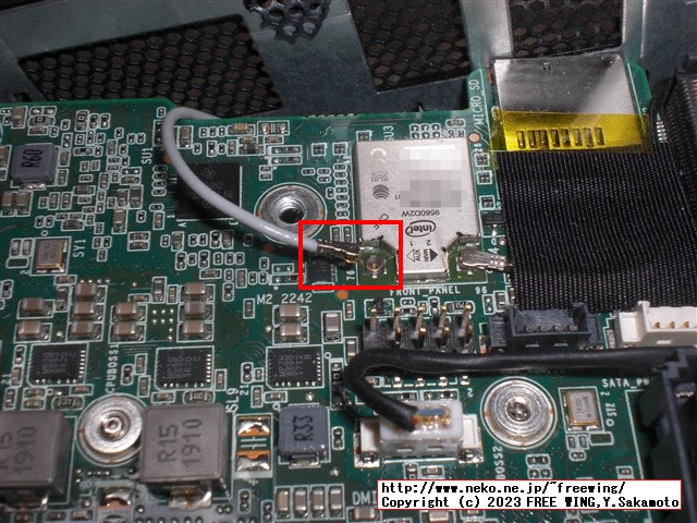 Intel NUC NUC8I5BEHの分解とファンのホコリの掃除の様子