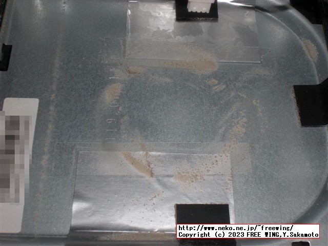 Intel NUC NUC8I5BEHの分解とファンのホコリの掃除の様子