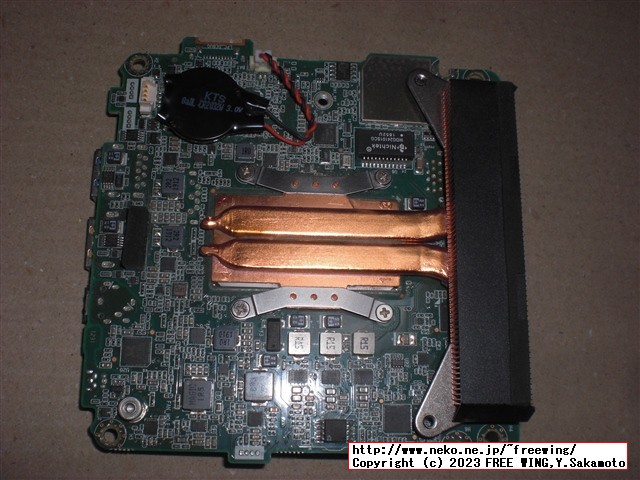 Intel NUC NUC8I5BEHの分解とファンのホコリの掃除の様子