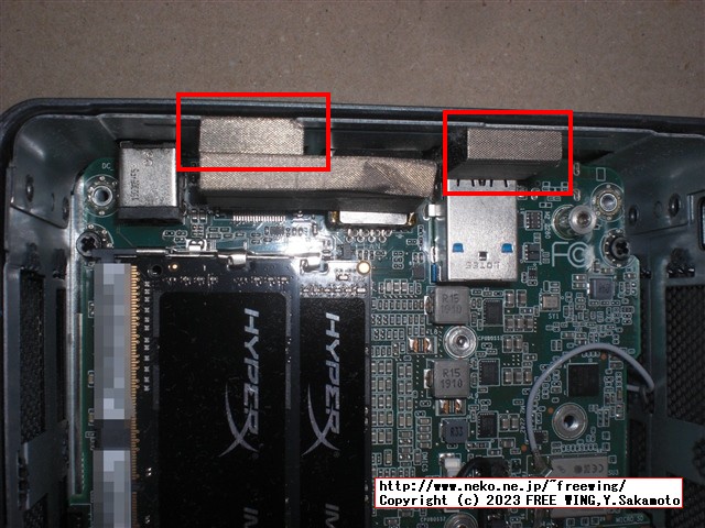 Intel NUC NUC8I5BEHの分解とファンのホコリの掃除の様子