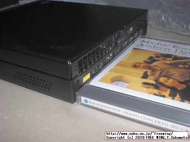 Lenovo ThinkCentre M75q-1 Tiny AMD Ryzen 5 PRO 3400GEの写真レビュー