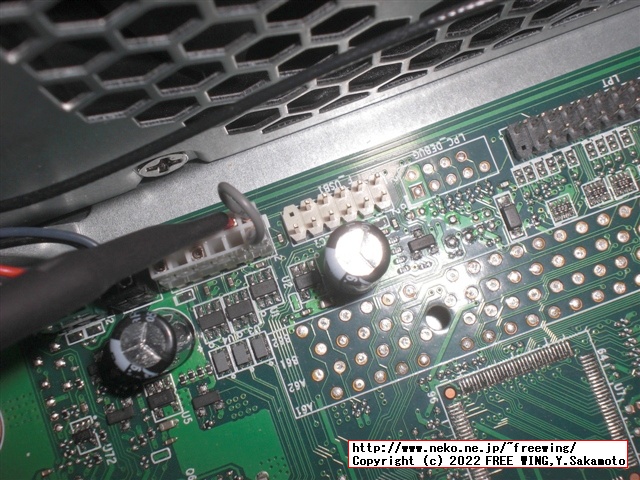 Lenovo ThinkCentre M75s Small Gen2に USBポートを増設する方法