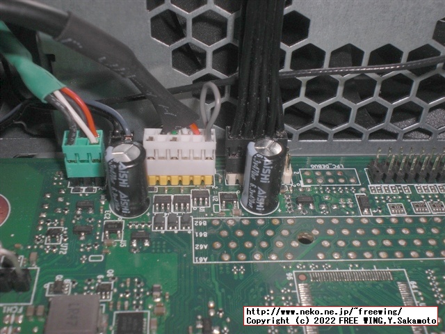 Lenovo ThinkCentre M75s Small Gen2に USBポートを増設する方法