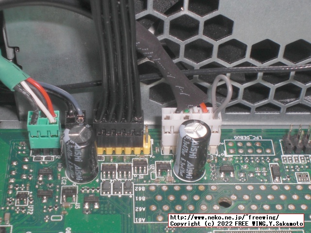 Lenovo ThinkCentre M75s Small Gen2に USBポートを増設する方法