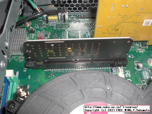 PCIe x4用 M.2 NVMe SSD増設カード、変換基板 まぎまぎ