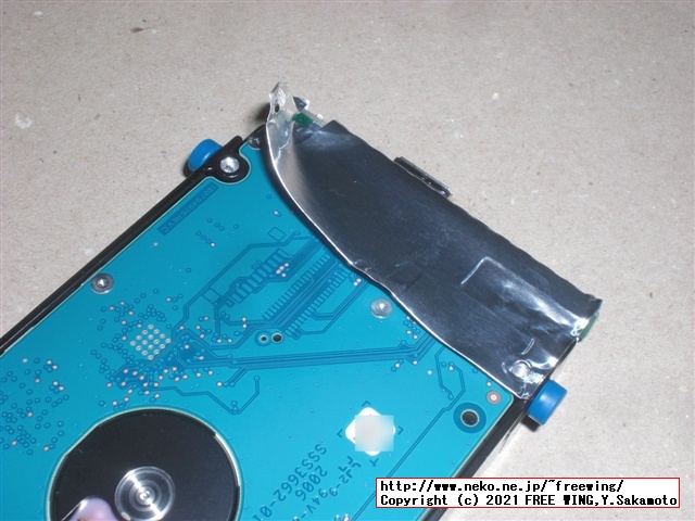 USB 3.0接続の 5TBの大容量ポータブル HDD Seagate Expansion STEA5000402の分解方法を写真で解説