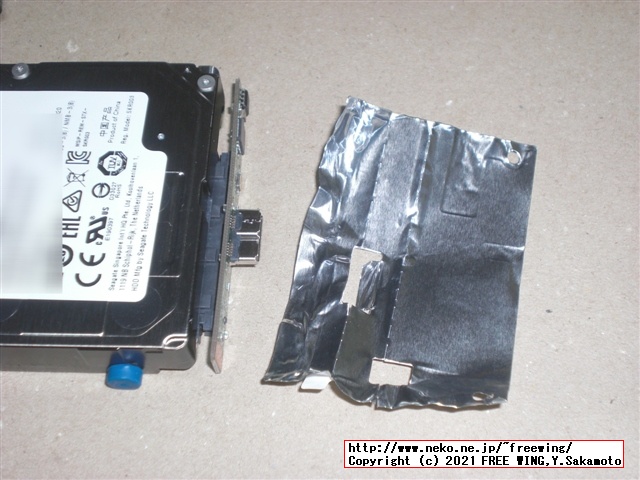 USB 3.0接続の 5TBの大容量ポータブル HDD Seagate Expansion STEA5000402の分解方法を写真で解説