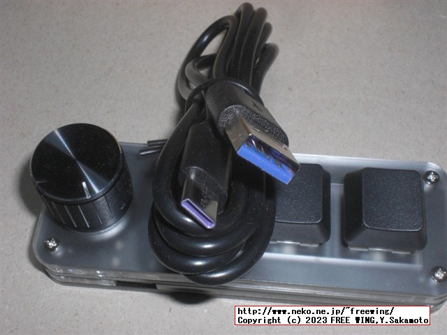 ロータリーエンコーダ付きの中華製の格安なプログラマブル USBキーボード