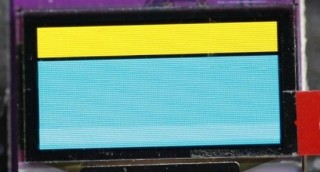 SSD1306 ２色版は黄色表示エリアと青色表示エリア