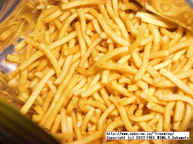 ちいかわとのコラボ商品 ベビースターラーメン（おほしさまのチキンオムライス味）