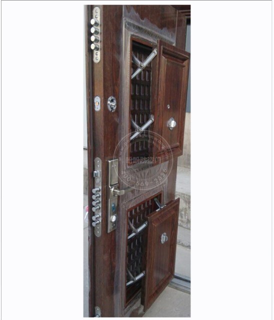 中国で防犯扉として有名な盼盼公司（PanPan）ブランドの扉の写真