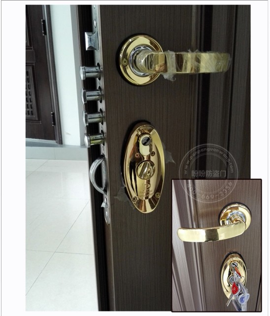 中国で防犯扉として有名な盼盼公司（PanPan）ブランドの扉の写真