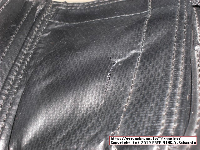 10年使用経過の吉田カバンの財布 LUGGAGE LABEL NEW LINER WALLET 青ラベルの黒、写真レビュー