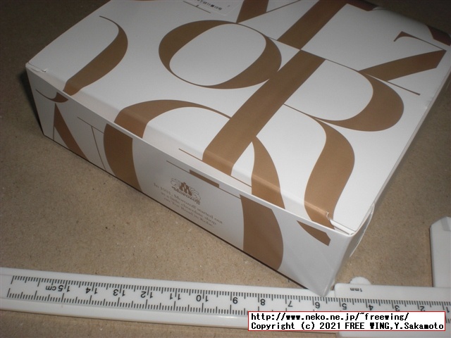 美味しい洋菓子で有名なモロゾフのチョコレート レア チーズ ケーキを買ってみた