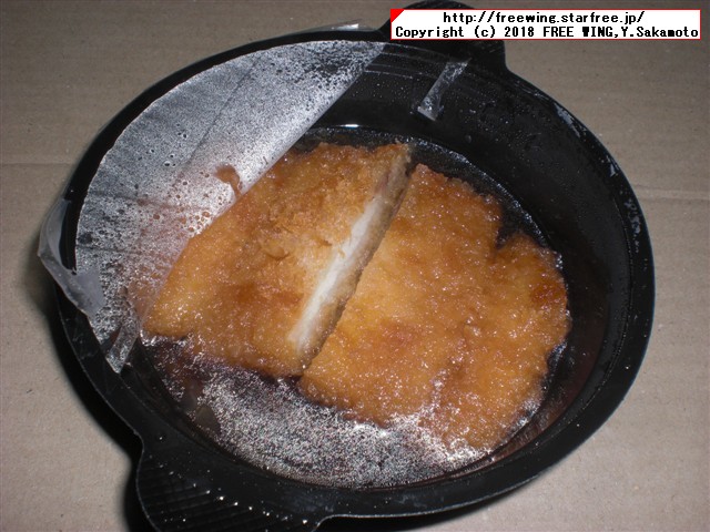 すき屋の牛丼パック、なか卯の親子丼の具、カツ丼の具のレトルトパック食品の写真