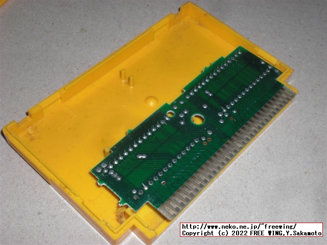 スーパー マリオ ブラザーズのファミカセの中身の基板