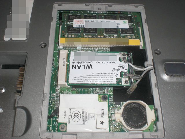 ジャンクで購入した Dell Latitude D520の写真