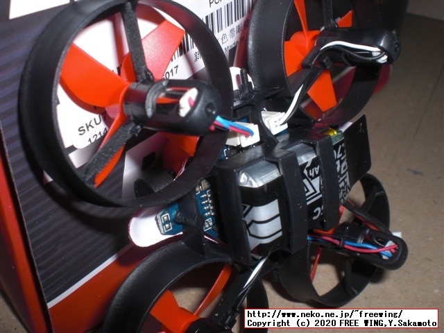 Eachine E013 マイクロ FPV レーシング クワッドコプター ゴーグル付きの写真レビュー