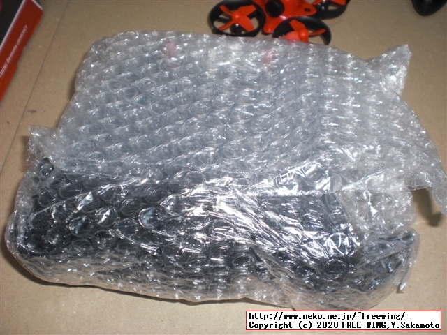 Eachine E013 マイクロ FPV レーシング クワッドコプター ゴーグル付きの写真レビュー