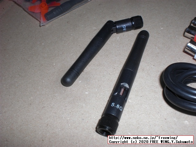 Eachine E013 マイクロ FPV レーシング クワッドコプター ゴーグル付きの写真レビュー