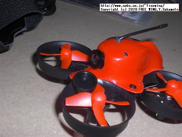 Eachine E013 マイクロ FPV レーシング クワッドコプター ゴーグル付きの写真レビュー