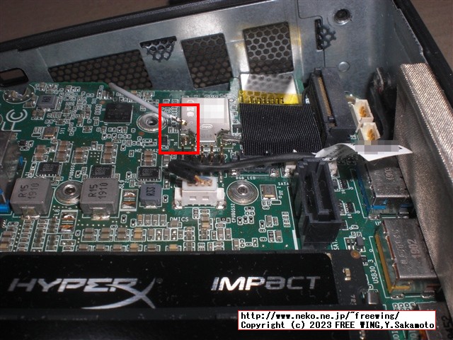 Intel NUC NUC8I5BEHの分解とファンのホコリの掃除の様子