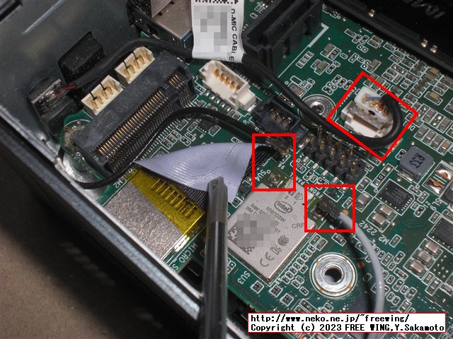 Intel NUC NUC8I5BEHの分解とファンのホコリの掃除の様子