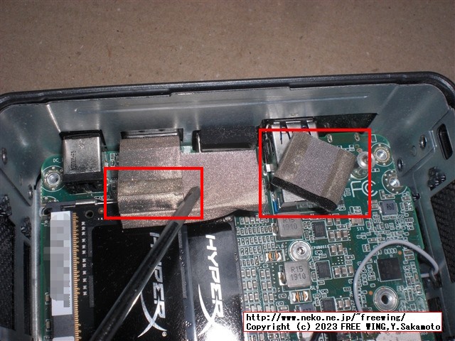 Intel NUC NUC8I5BEHの分解とファンのホコリの掃除の様子