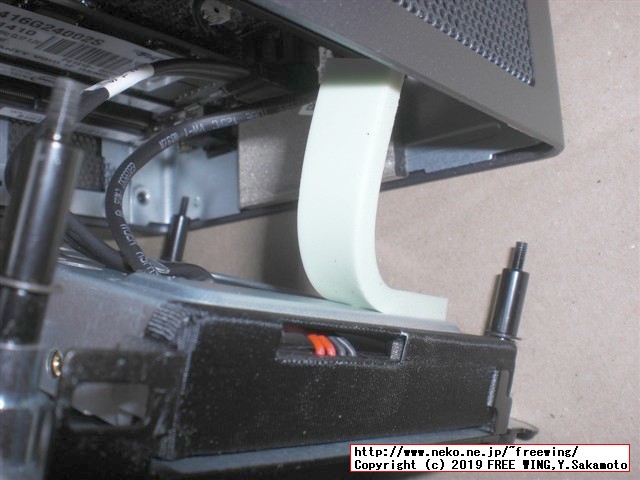 インテル NUC キット NUC8i5BEHの写真レビュー