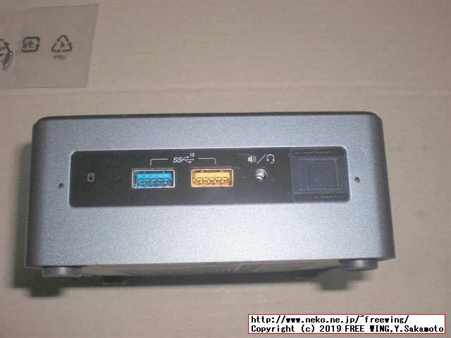 インテル NUC キット NUC8i5BEHの写真レビュー