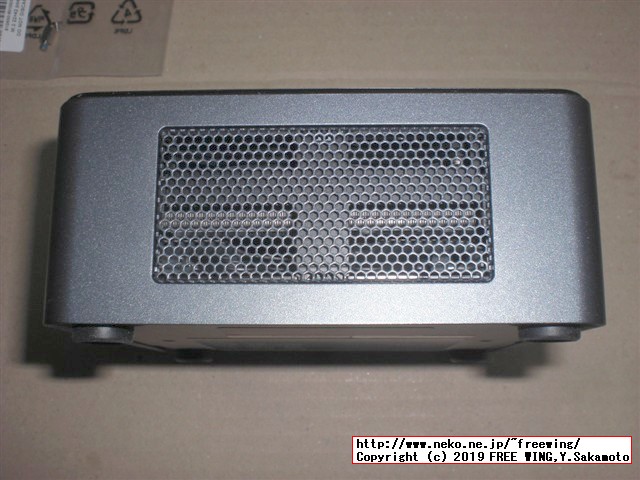 インテル NUC キット NUC8i5BEHの写真レビュー