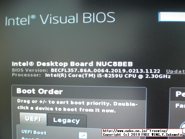 インテル NUC キット NUC8i5BEHの写真レビュー