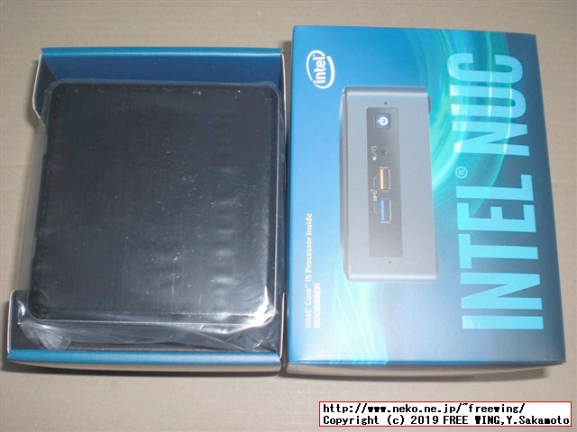 インテル NUC キット NUC8i5BEHの写真レビュー