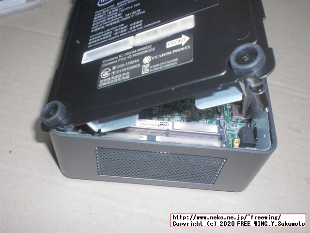 Intel NUC Kit NUC8I5BEH BOXNUC8I5BEHをカスタマイズ、SATA SSD、M.2 SSD、メモリを追加する方法