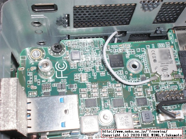 Intel NUC Kit NUC8I5BEH BOXNUC8I5BEHをカスタマイズ、SATA SSD、M.2 SSD、メモリを追加する方法