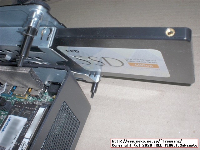 Intel NUC Kit NUC8I5BEH BOXNUC8I5BEHをカスタマイズ、SATA SSD、M.2 SSD、メモリを追加する方法