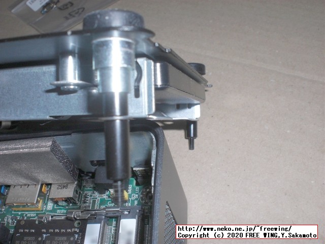 Intel NUC Kit NUC8I5BEH BOXNUC8I5BEHをカスタマイズ、SATA SSD、M.2 SSD、メモリを追加する方法
