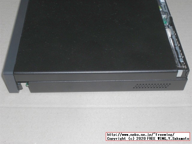 Lenovo ThinkCentre M75q-1 Tiny AMD Ryzen 5 PRO 3400GEの筐体を元に戻す方法を写真で解説