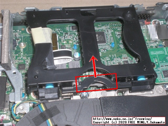 ThinkCentre M75qに 2.5 SSDを追加する手順を写真で解説